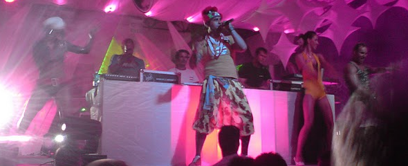 Disco Ring live performance