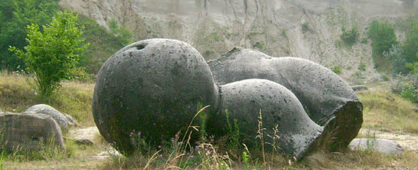 Romanian Trovants – Sculptures by The Greatest Artist of Them All